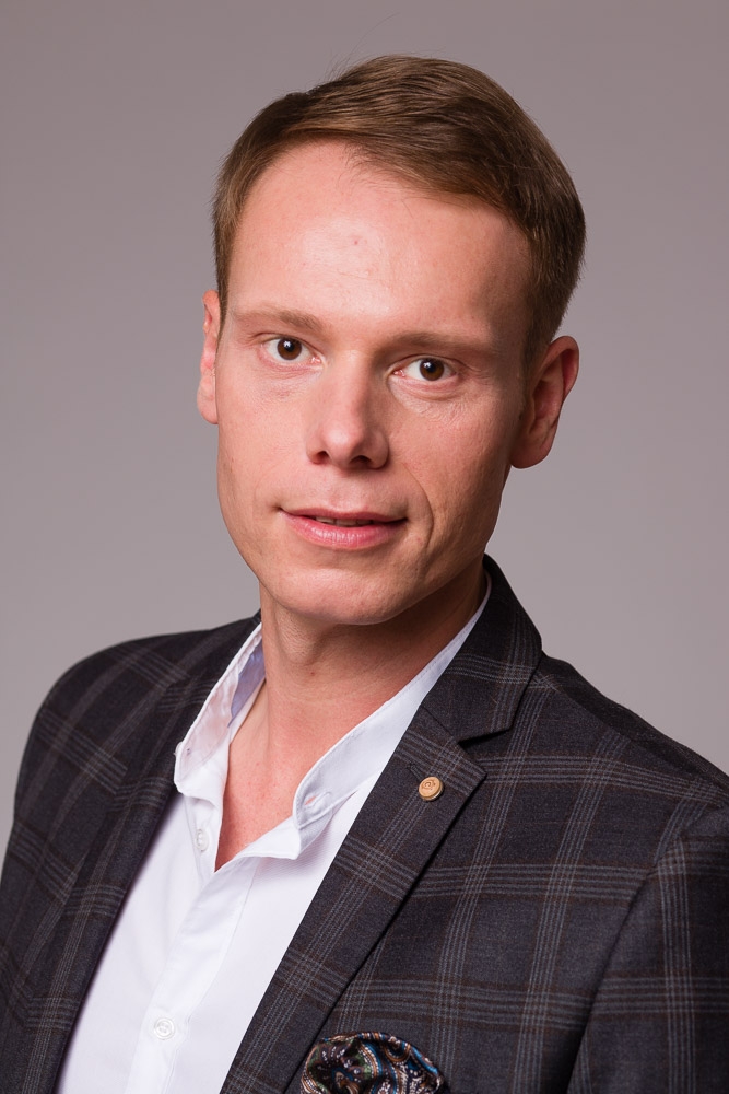 AŻ_300DPI AŻ_300DPI